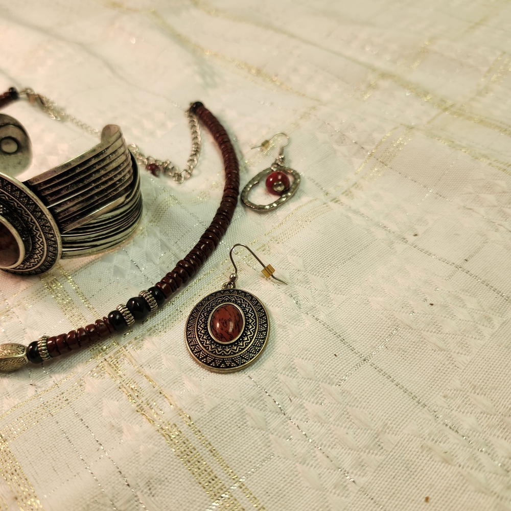 Source Unknown Red Stone Silver-Tone Bohemian Nec… - image 7